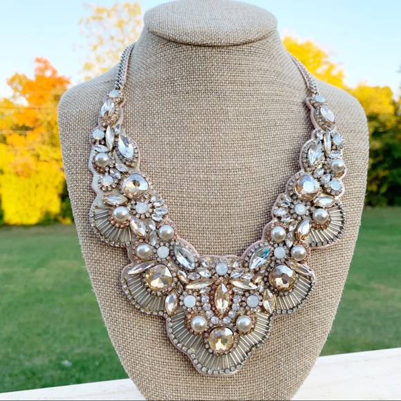 Chloe + Isabel Jewelry - Chloe + Isabel Jolie Statement Bib Necklace